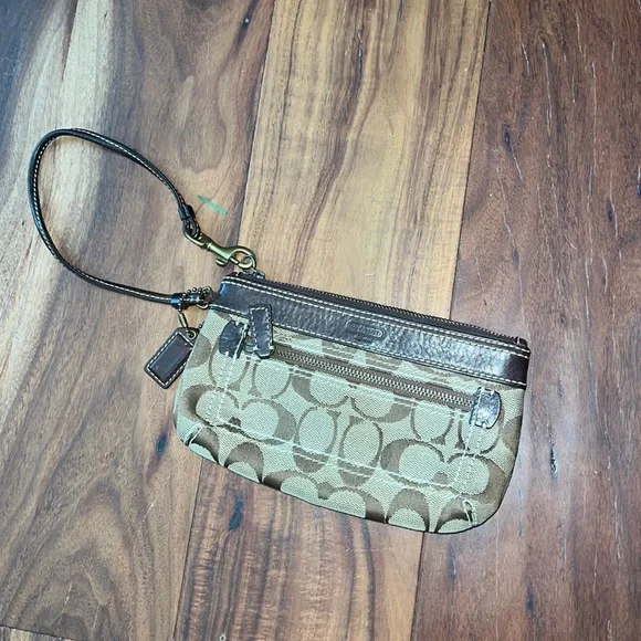 Coach Wristlet - Picture 1 of 4